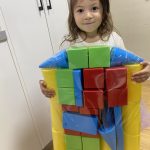 Конструктор къща с кубчета