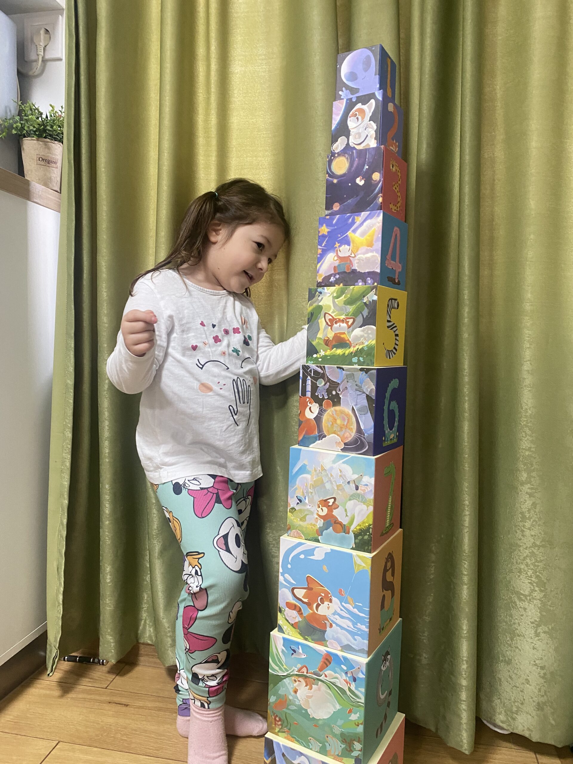 Кула от картонени кубчета - Image 6