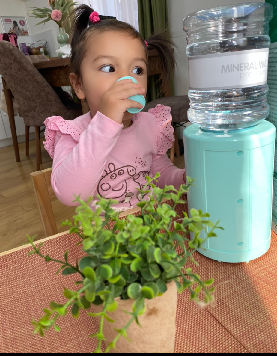 ДЕТСКИ ДИСПЕНСЪР ЗА ВОДА НА БАТЕРИИ С ЧАШИ - Image 7