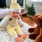 Мека кукла бебе с песничка на български език - 50 см