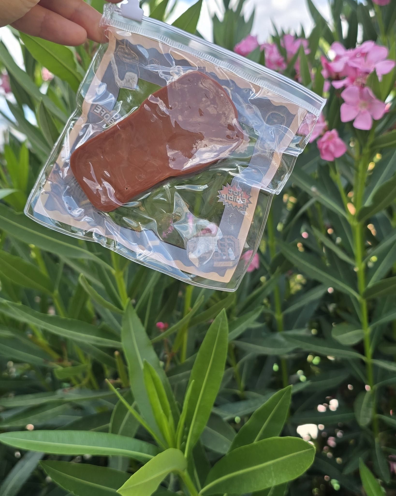 Антистрес играчка Chocolate Squishy – бисквитка с глазура - Image 4