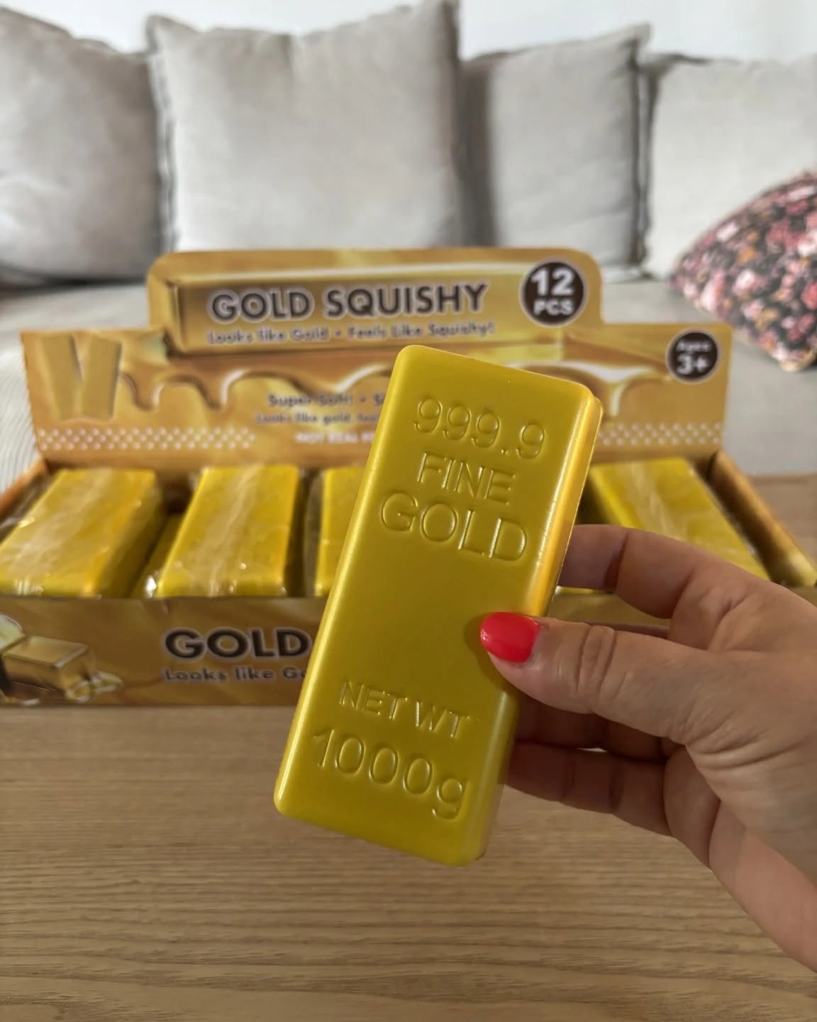 Златно кюлче Скуиши Gold Squishy – антистрес играчка - Image 4
