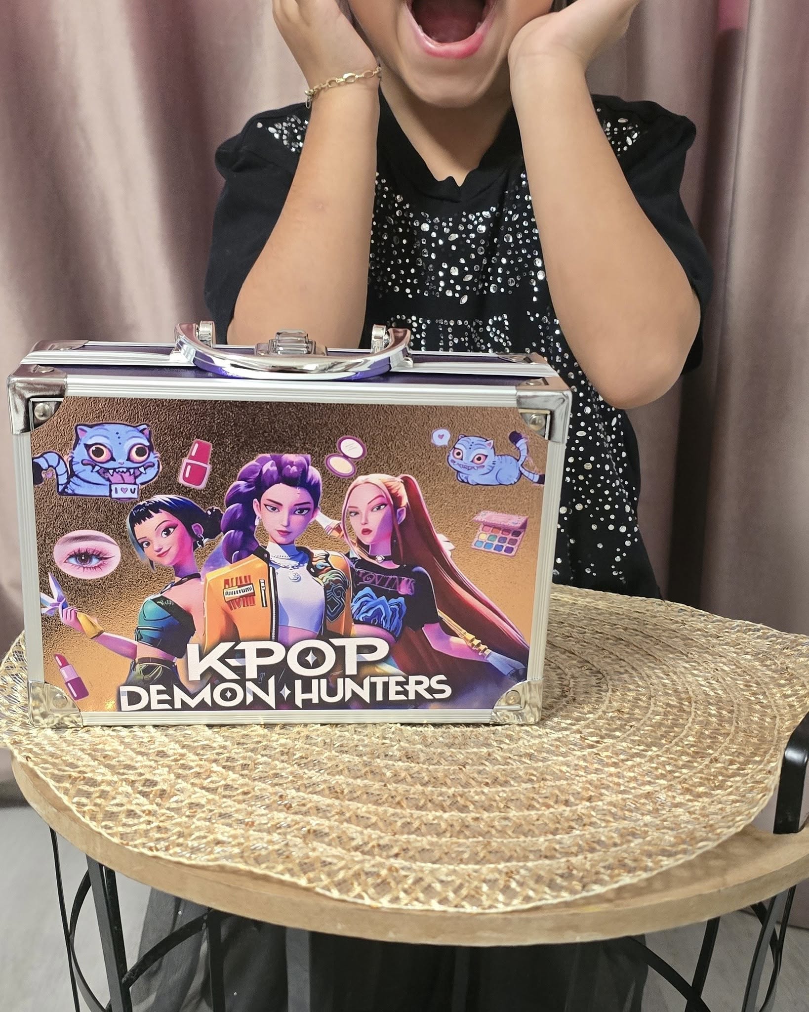 K-Pop Demon Hunters гримове в метален куфар - Image 4