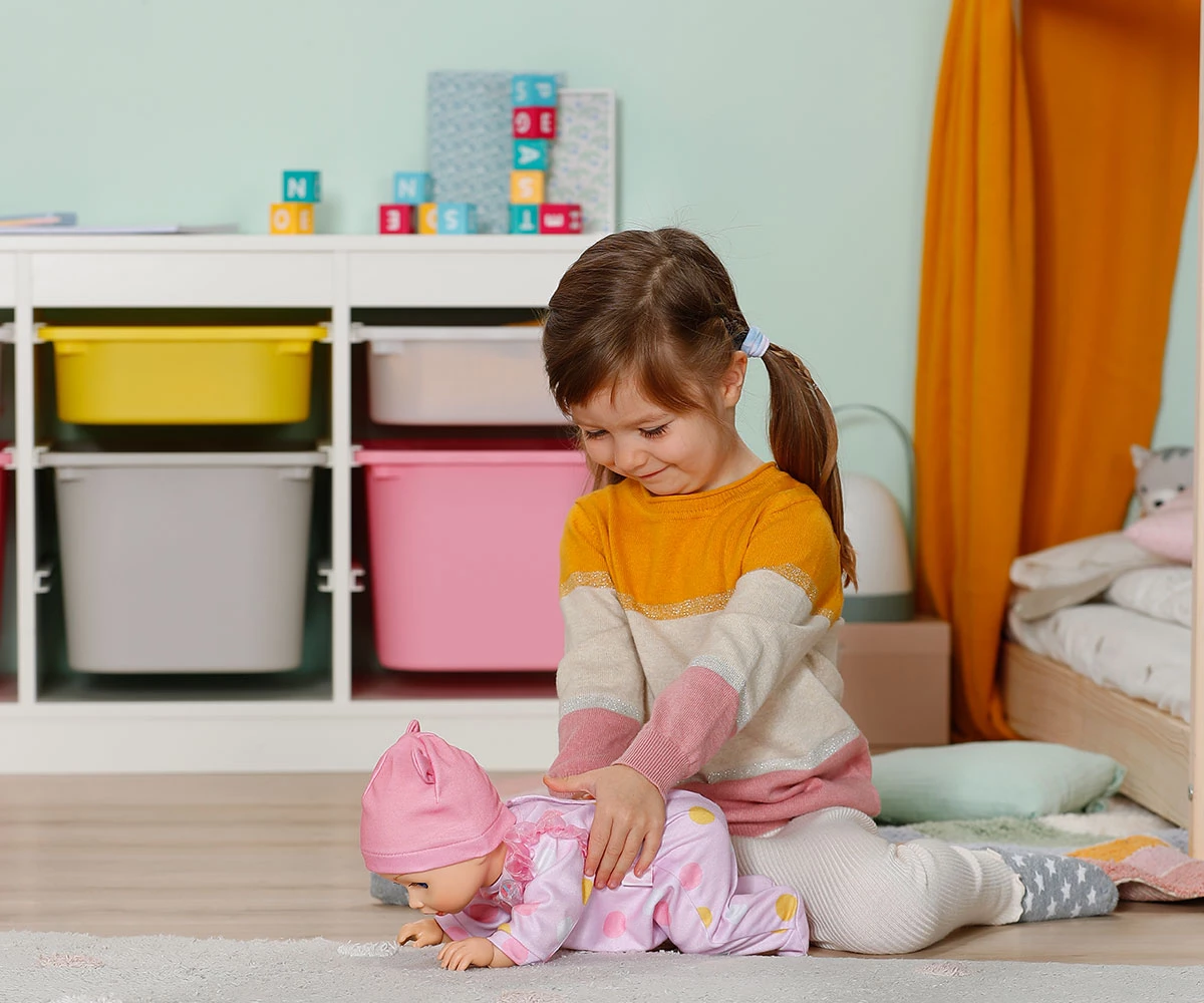 BABY born Емили 43 см – интерактивна кукла пълзи и се учи да ходи - Image 5